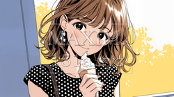 夏空の下でソフトクリーム（コーンに乗ったアイスクリーム）をたべる若い女性｜1107016-9946