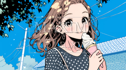 夏空の下でソフトクリーム（コーンに乗ったアイスクリーム）をたべる若い女性｜1547895-9935