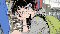 ウィンクしている女性：メガネっ娘