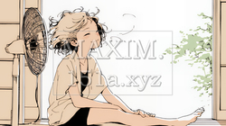 暑い夏の昼下がり、扇風機にあたって涼んでいる若い女性（シンプルな色使い）