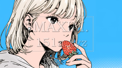 イチゴを摘んで食べている若い女性 | 2107795-8508