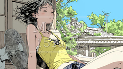 暑い夏の昼下がり、扇風機にあたって涼んでいる若い女性 | 2168154-10730