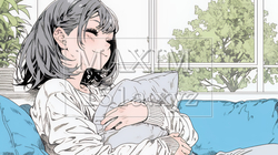 ソファでクッションを抱えてくつろぐ若い女性 | 2458719-16736