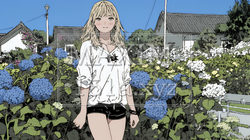 あじさいとカジュアルな服装の若い女性｜2563811-9211