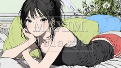 キャミソール姿の若い女性