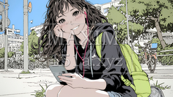 嬉しそうな表情でスマホを使っている女性 | 2894435-11478
