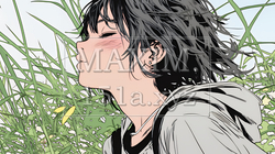 キスの仕草（おねだり）をしている若い女性