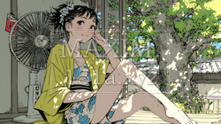 暑い夏の昼下がり、扇風機にあたって涼んでいる若い女性