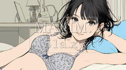 下着姿でくつろいでいる若い女性