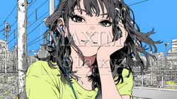 頬杖をついて微笑んでいる若い女性
