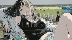 家で一人で酒を飲んで酔いつぶれた女性 | 4392991-11270