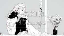 病院のベッドに腰掛けて気落ちしている女性（シンプルな色使い）｜4839075-11734