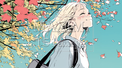紅葉の秋の公園を歩く若い女性｜4769601-10407