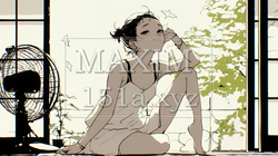 暑い夏の昼下がり、扇風機にあたって涼んでいる若い女性（シンプルな色使い） | 4688460-10722