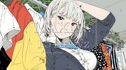 クローゼットを開いて着替えをしようとしている若い女性 | 5689201-6758