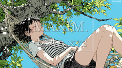のんびり・ゆったり：夏の昼下がり木陰のハンモックで寛いでいる若い女性｜6471932-5718