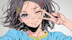 アイドルのように顔の横でピース＋ウィンクしている若い女性 | 6876437-14752