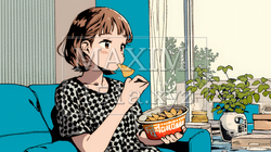 ポテトチップスをつまみながら、ひとりでビデオを観る若い女性 | 6984719-15869