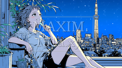 ベランダで夜風に当たりながら都会のランドスケープを眺め休む若い女性 | 7548569-16166