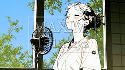 暑い夏の昼下がり、扇風機にあたって涼んでいる若い女性（シンプルな色使い） | 7706371-10724