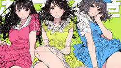 親しい女友達が決めポーズで写真撮影。