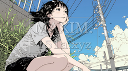 ぼんやり空を見上げている若い女性 | 8155115-15021