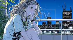ベランダで夜風に当たりながら都会のランドスケープを眺め休む若い女性 | 8375184-16146