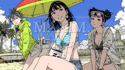 ビーチリゾートを満喫する若い女友達たち