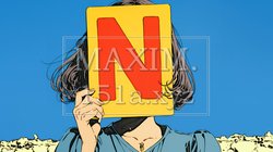 Noのレッドカードサインを出している女性 | 8953321-11740