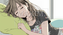 幸せそうな寝顔で眠っている若い女性｜9165869-16488