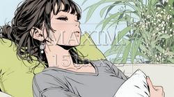 ソファでクッションを抱えてくつろぐ若い女性 | 9189165-16741