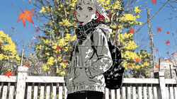 紅葉の道を通学する女子高生｜9199236-6882