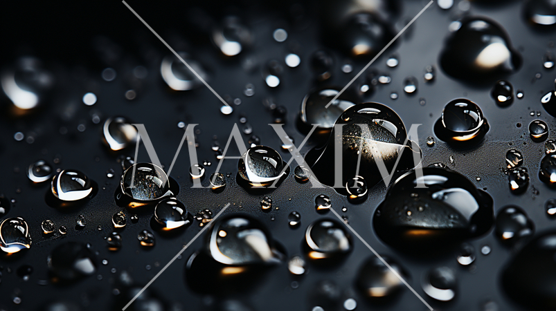 黒い板の上の水滴：背景画像