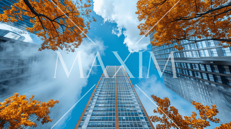 現代のバベルの塔：そびえ立つ高層ビル群を真下から眺めたイメージ。すでに雲のある高度から見ている。