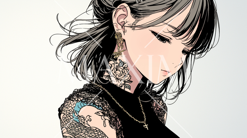 ヘビ柄の刺青を背中に入れた若い女性