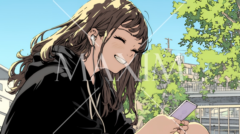 嬉しそうな表情でスマホを使っている女性