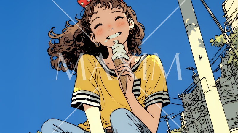 夏空の下でソフトクリーム（コーンに乗ったアイスクリーム）をたべる若い女性