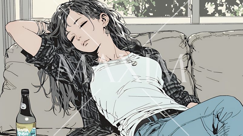 家で一人で酒を飲んで酔いつぶれた女性