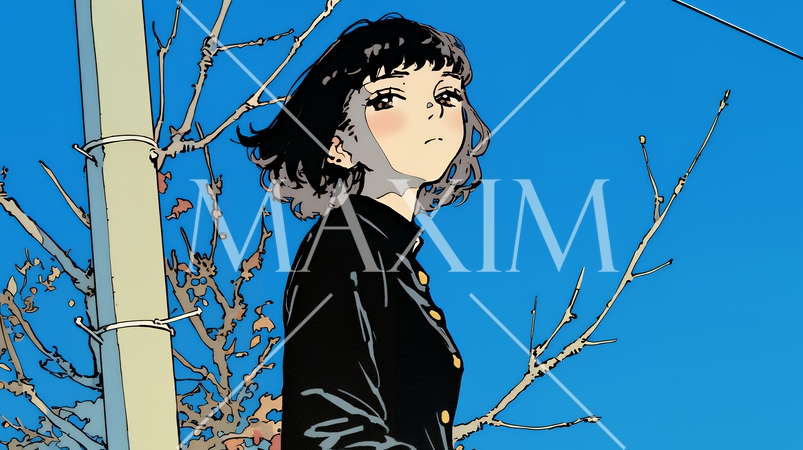 冬枯れの街を歩く若い女性