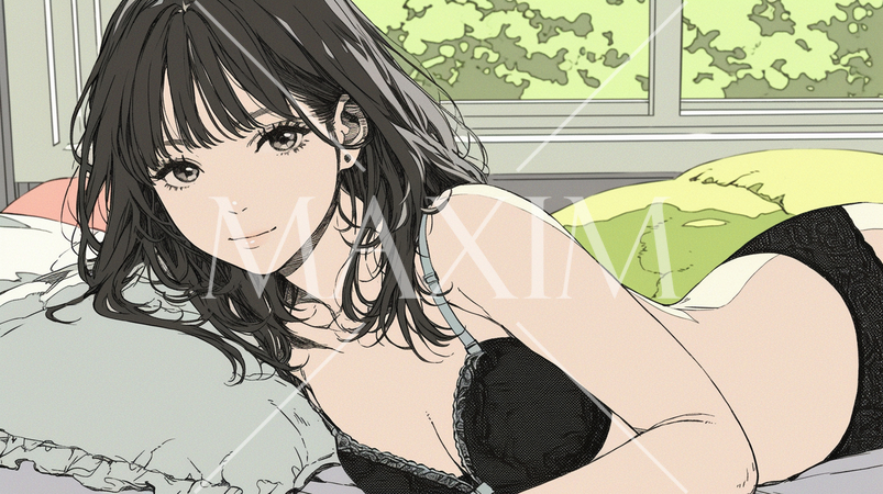 自宅で下着姿でくつろいでいる若い女性