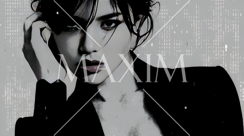 デジタルデータと日本人ビジネスウーマン｜AI・IT時代のテクノロジーイメージ（バイナリーコード）