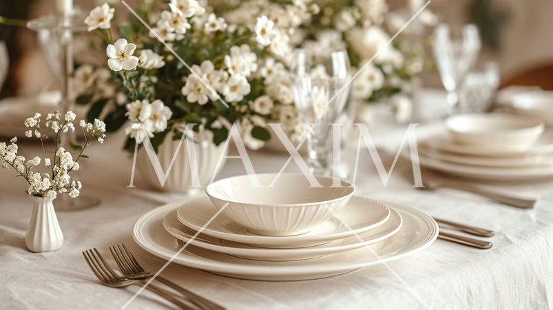 結婚式をイメージした白基調の背景画像