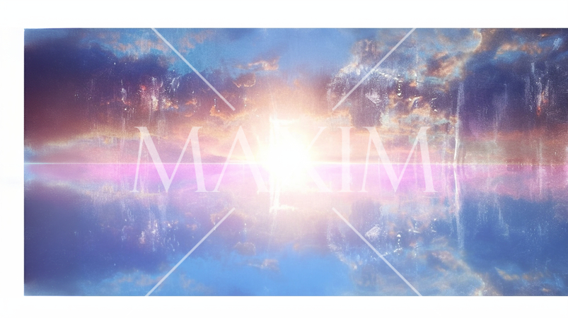 鏡面のような湖面の夜明け