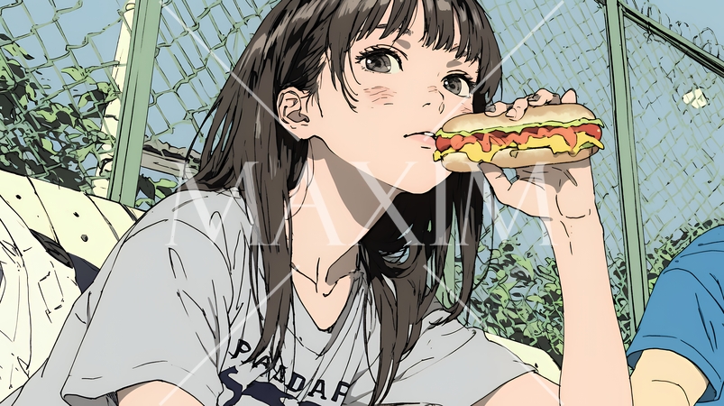 野球などの屋外スポーツを観戦しながら、ホットドッグを頬張る若い女性。