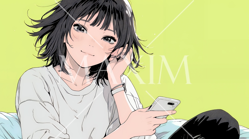 楽しそうにスマホ画面を眺めている若い女性