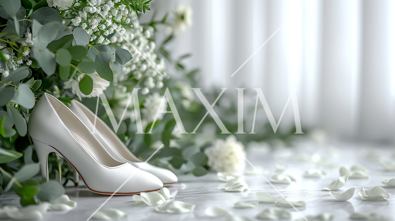 結婚式をイメージした白基調の背景画像